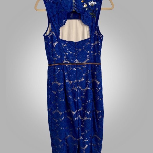 Karen Millen Blue Floral Lace Midi Dress - Picture 3 of 6